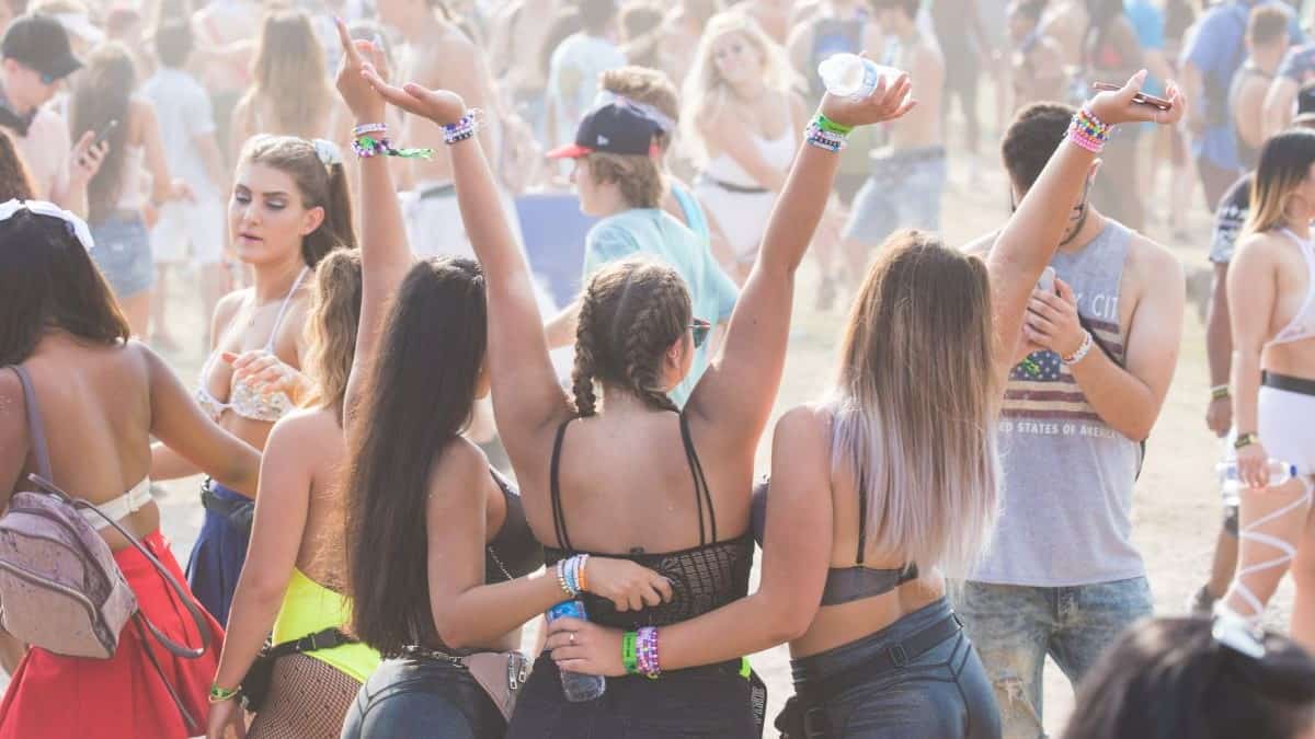  Ultimate Guide to Wristbands for Events: Security, Styles, and More