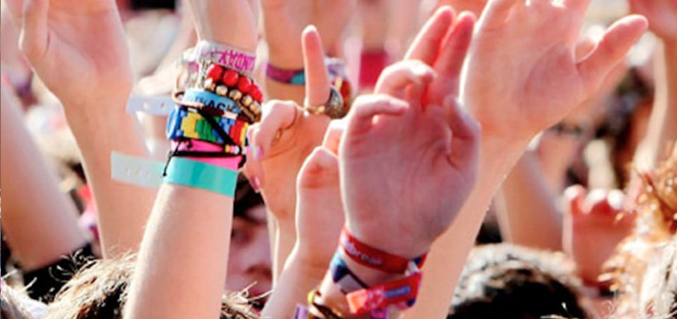  The Ultimate Guide to Festival Wristbands: Trends, Types, and Tips for Event-Goers